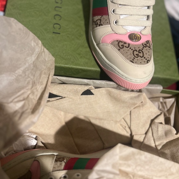 Gucci - Picture 2 of 3